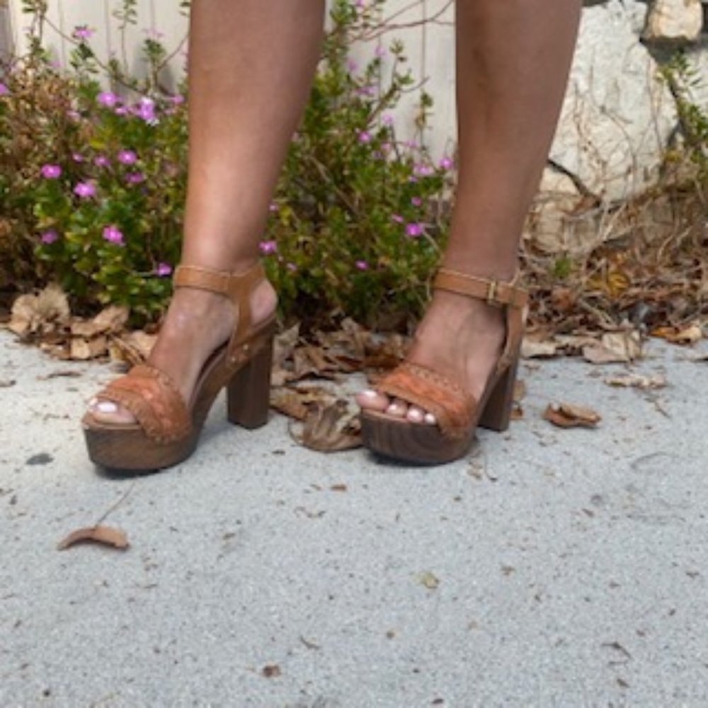 SIXTYSEVEN Platform Sandal - Picture 8 of 11